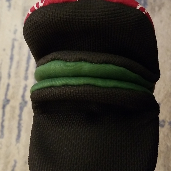 NWT Kitchen Oven Mits - Picture 2 of 3